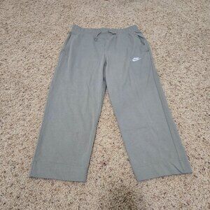 NWOT Womens Green Nike Cotton Pants, Size Medium